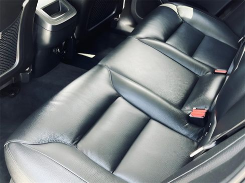 Used 2019 Volvo XC60 T5 Momentum w/ Multimedia Package image 19