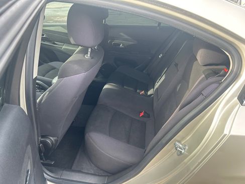 Used 2013 Chevrolet Cruze LT image 10