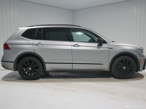 Used 2021 Volkswagen Tiguan SE R-Line image 4