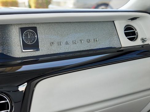 Used 2021 Rolls-Royce Phantom Sedan image 16