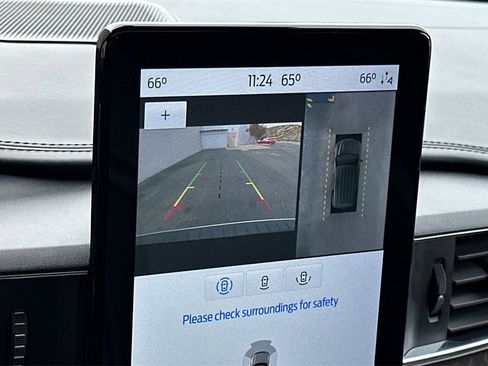 Used 2020 Ford Explorer Platinum w/ Premium Technology Package image 20