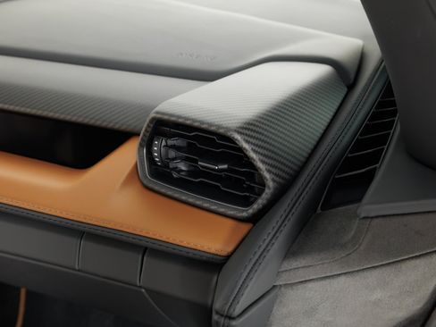 Used 2024 Lamborghini Revuelto AWD/4WD image 44
