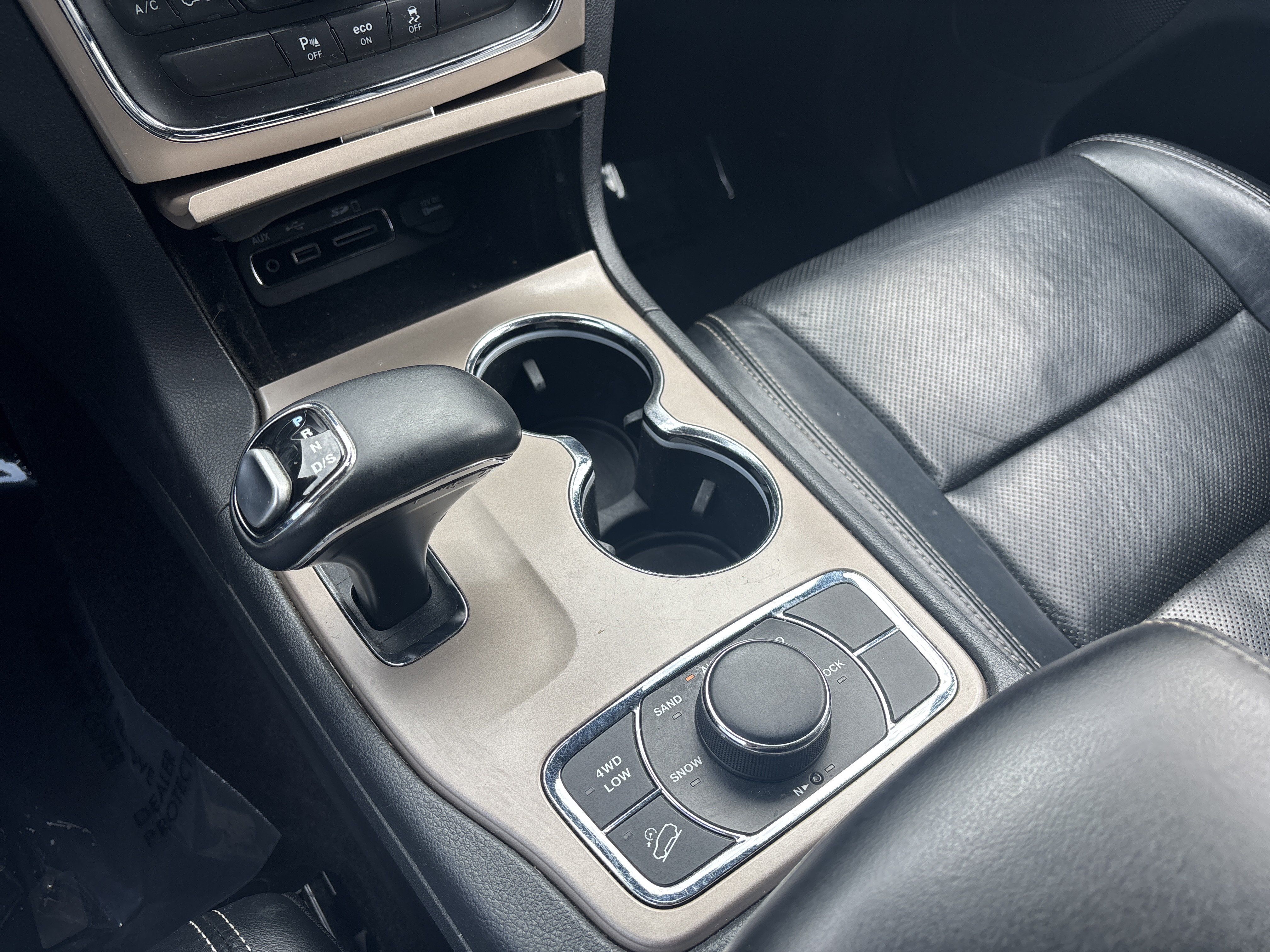 Used 2015 Jeep Grand Cherokee Limited w/ Luxury Group II AWD/4WD image 26