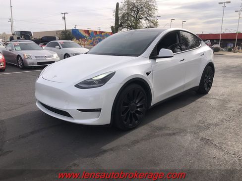 Used 2021 Tesla Model Y Performance image 4