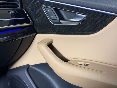 Used 2021 Audi Q8 Premium Plus w/ Premium Plus Package image 24