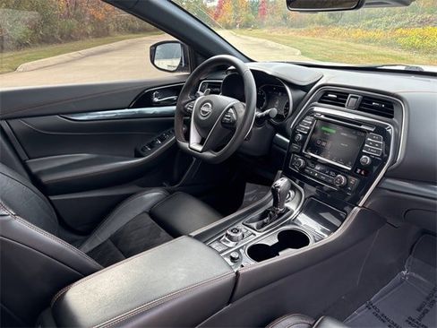 Used 2023 Nissan Maxima SR w/ Sport Mat Group image 32