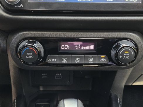 Used 2024 Nissan Kicks SR FWD image 18