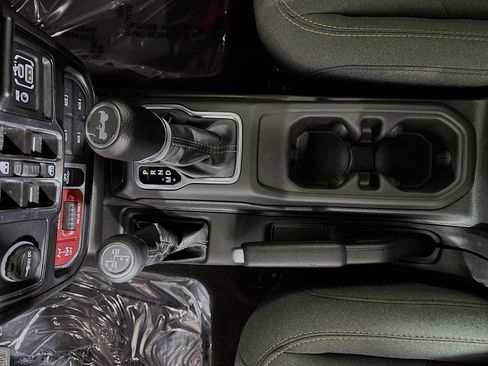 Used 2025 Jeep Wrangler Willys image 21