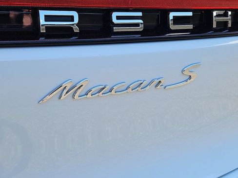 Certified 2026 Porsche Macan S AWD/4WD image 17