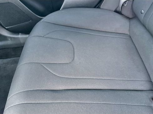 Used 2025 Hyundai Elantra Sport FWD image 29