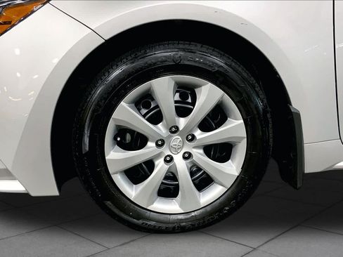 Used 2026 Toyota Corolla LE FWD image 11