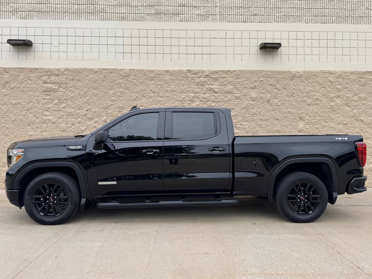 Used 2019 GMC Sierra 1500 Elevation w/ Elevation Value Package AWD/4WD image 5