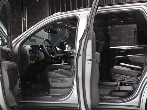 Used 2026 Chevrolet Tahoe RST w/ Comfort Package RWD image 23
