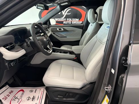 New 2027 Ford Explorer Platinum AWD/4WD image 11