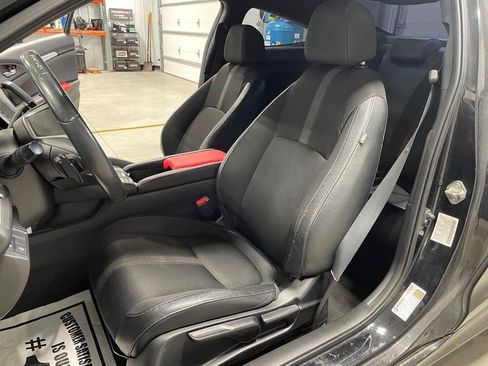 Used 2019 Honda Civic Sport image 10