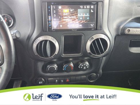 Used 2015 Jeep Wrangler Sport w/ Connectivity Group AWD/4WD image 26