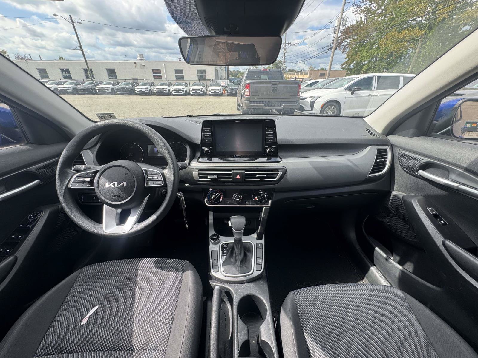 Used 2023 Kia Seltos LX AWD/4WD image 32