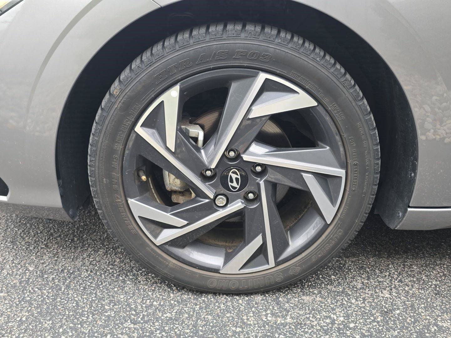 Used 2024 Hyundai Elantra Limited FWD image 5