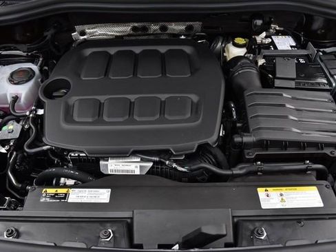 New 2026 Volkswagen Tiguan SE image 19