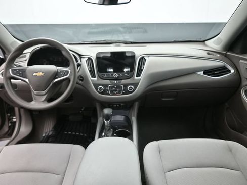 Used 2022 Chevrolet Malibu LS FWD image 16