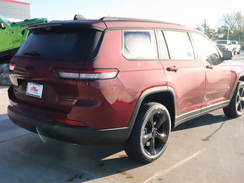 New 2025 Jeep Grand Cherokee L Limited w/ Luxury Tech Group II image 24