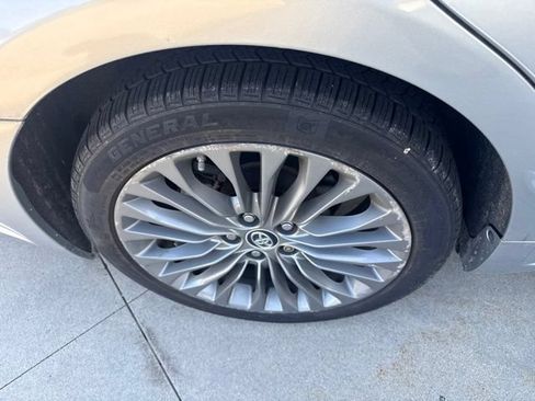 Used 2016 Toyota Avalon Limited w/ Toyota Safety Sense Package FWD image 10