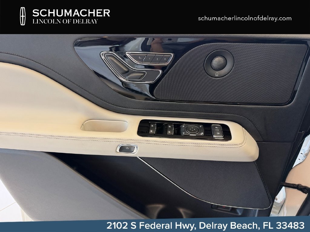 New 2026 Lincoln Aviator Reserve w/ Illumination Package RWD image 24