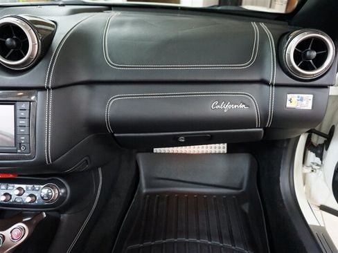 Used 2014 Ferrari California RWD image 18