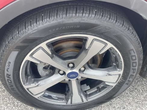 Used 2017 Ford Escape SE w/ Equipment Group 201A FWD image 11