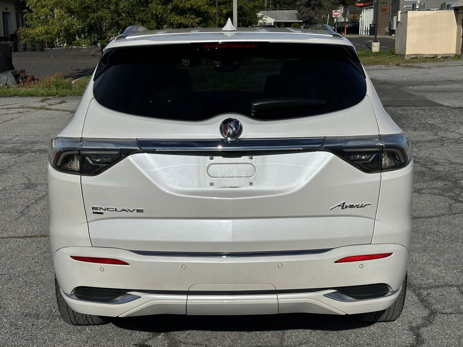 Used 2022 Buick Enclave Avenir w/ Avenir Technology Package AWD/4WD image 7