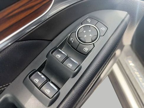 Used 2018 Ford Explorer Limited FWD image 17