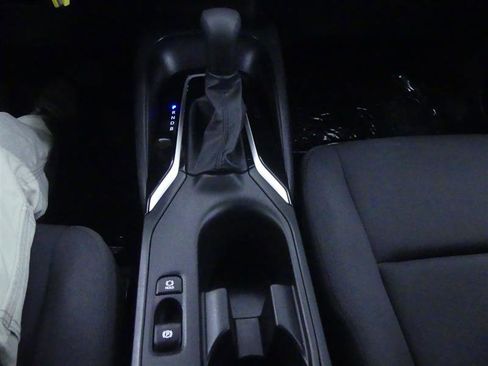 Used 2025 Toyota Corolla LE image 13