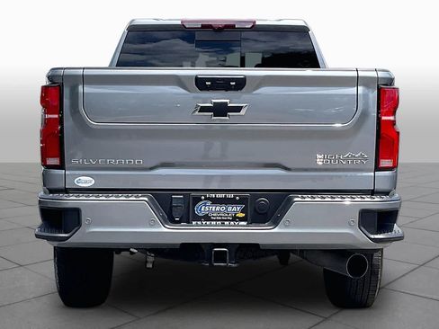Used 2025 Chevrolet Silverado 2500 High Country w/ Technology Package AWD/4WD image 5