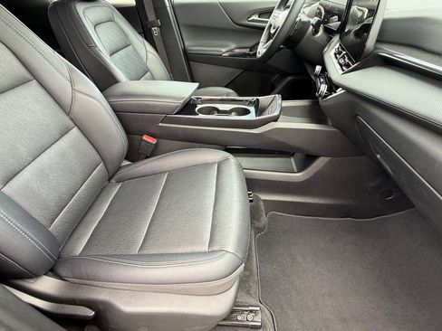 Used 2025 Chevrolet Equinox LT w/ Convenience Package II AWD/4WD image 10