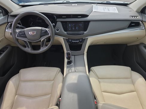 Used 2018 Cadillac XT5 Premium Luxury w/ Driver Assist Package AWD/4WD image 11