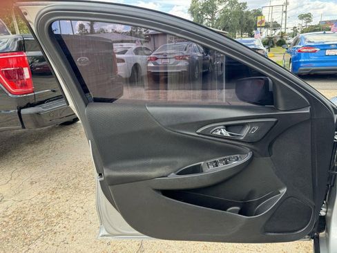 Used 2018 Chevrolet Malibu LT image 12