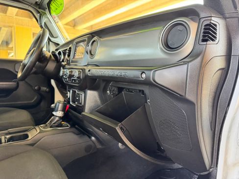 Used 2023 Jeep Wrangler Sport AWD/4WD image 23