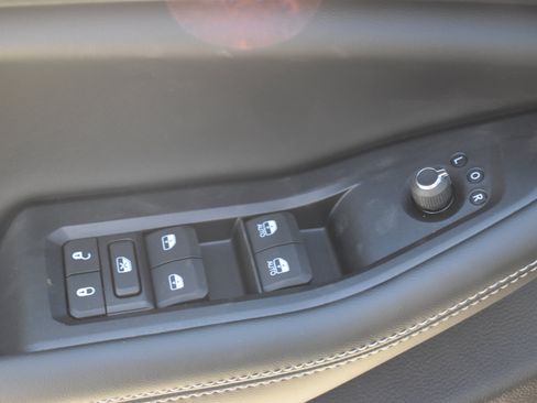 New 2025 Jeep Grand Cherokee L Altitude image 12