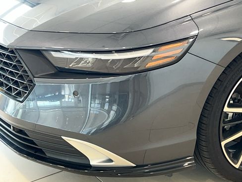 Used 2025 Honda Accord Touring image 4