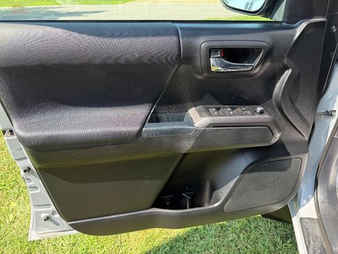 Used 2017 Toyota Tacoma TRD Pro image 9