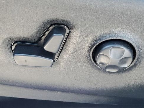 Used 2018 Chrysler Pacifica Limited image 18