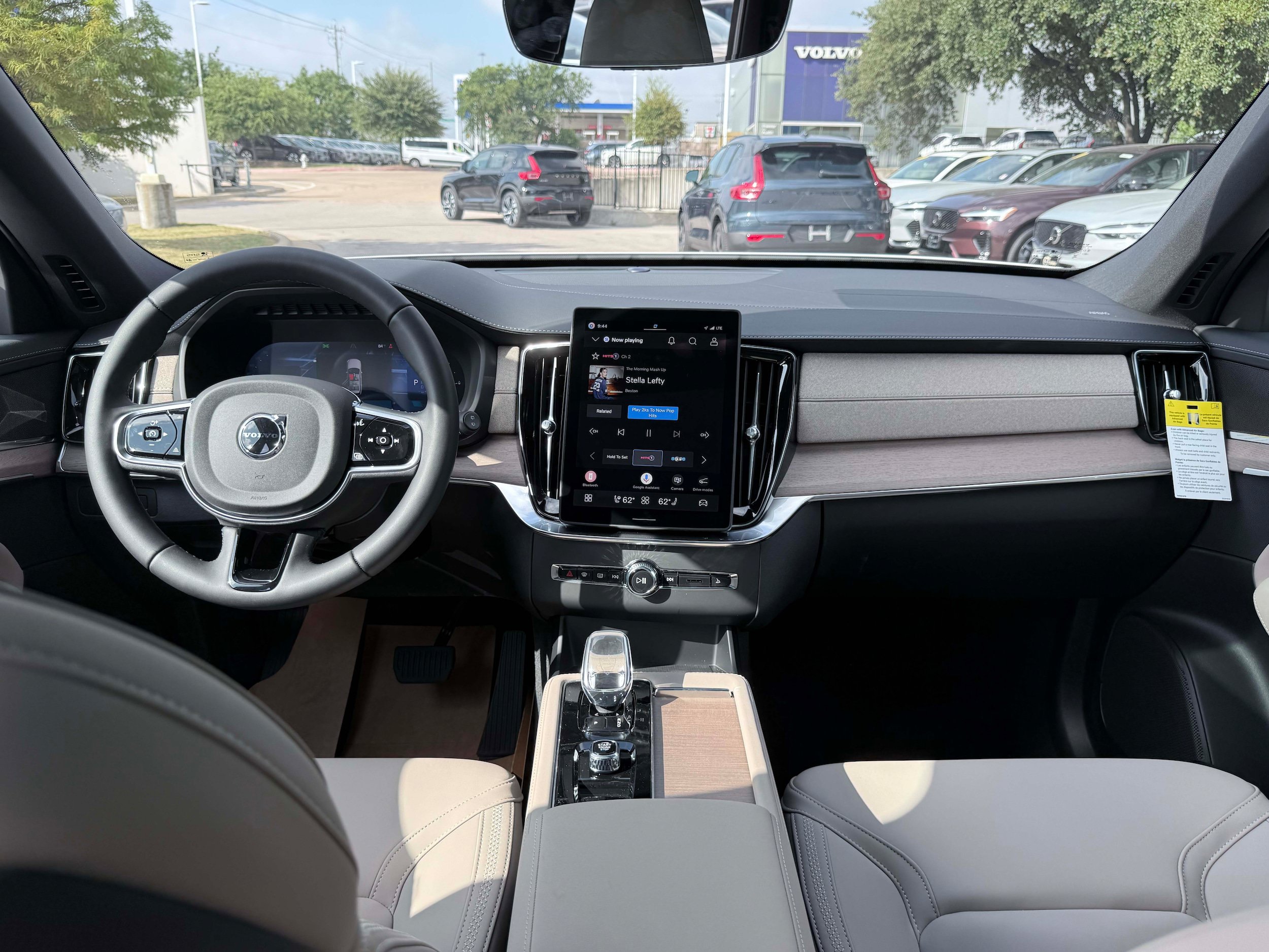 New 2026 Volvo XC90 T8 Plus AWD/4WD image 19