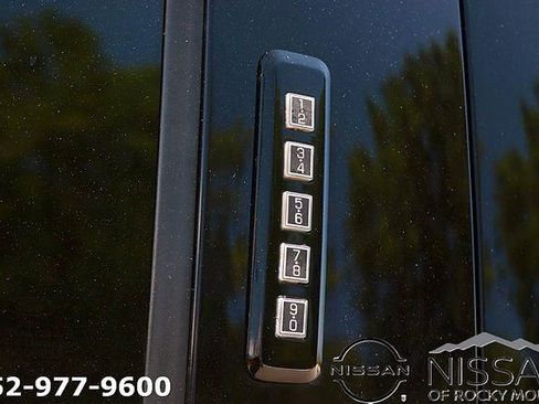 Used 2022 Ford F350 Platinum w/ Tremor Off-Road Package AWD/4WD image 11