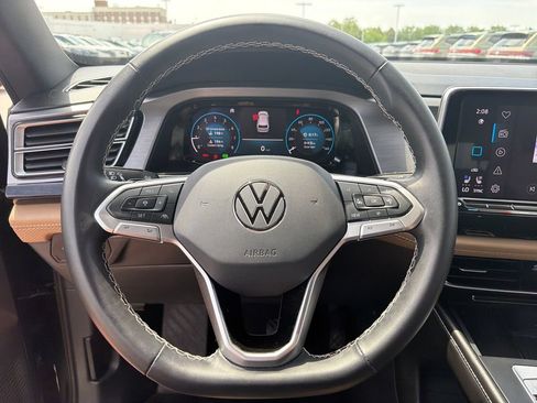 Used 2024 Volkswagen Atlas Cross Sport SE AWD/4WD image 11