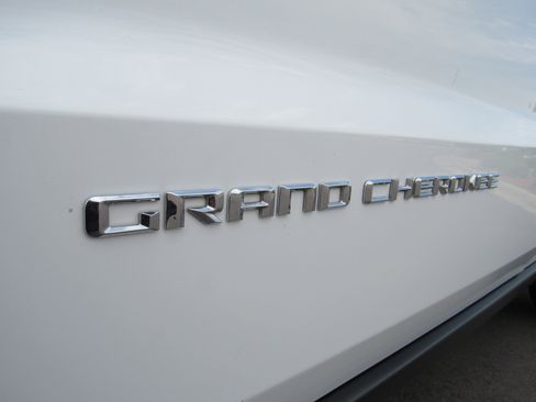 Used 2016 Jeep Grand Cherokee Limited AWD/4WD image 43