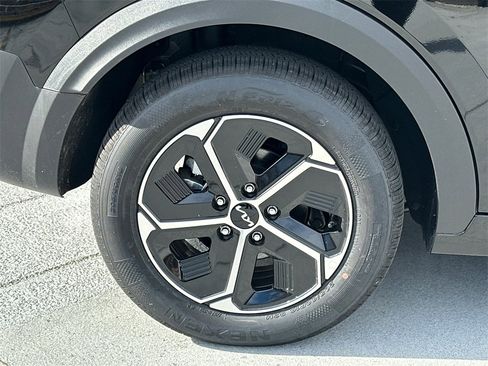 New 2025 Kia Niro EX image 7
