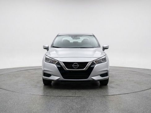 Used 2025 Nissan Versa SV FWD image 2