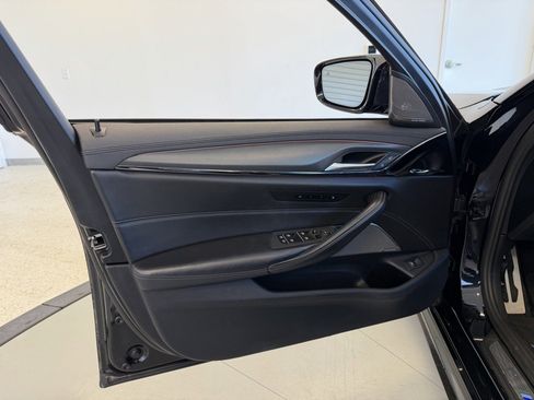 Used 2022 BMW M5 w/ Executive Package image 39