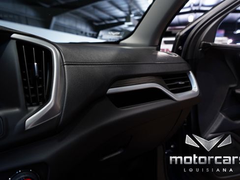 Used 2023 GMC Terrain SLE w/ Driver Convenience Package image 39