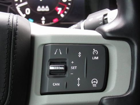 Used 2022 Land Rover Defender 110 X-Dynamic HSE image 26